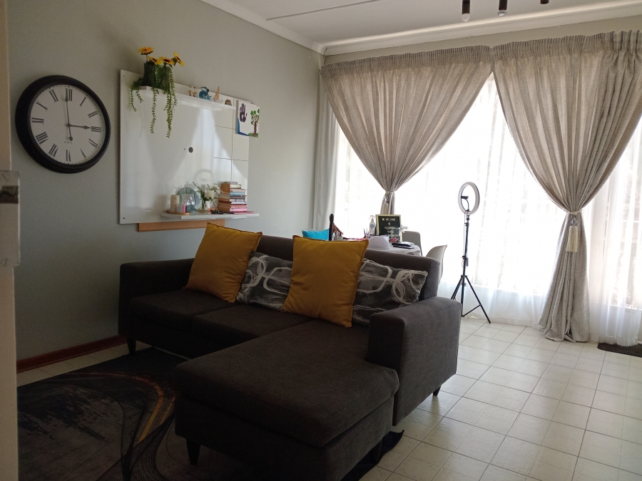 2 Bedroom Property for Sale in Kew Gauteng