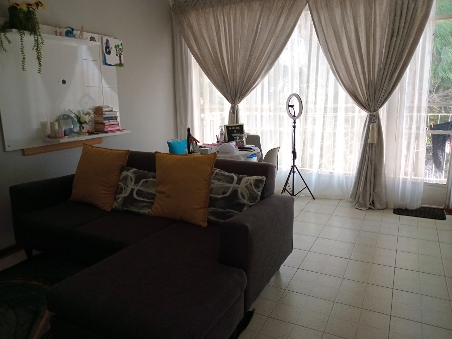 2 Bedroom Property for Sale in Kew Gauteng
