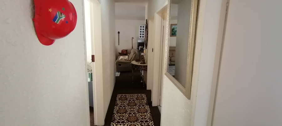 3 Bedroom Property for Sale in Breaunanda Gauteng