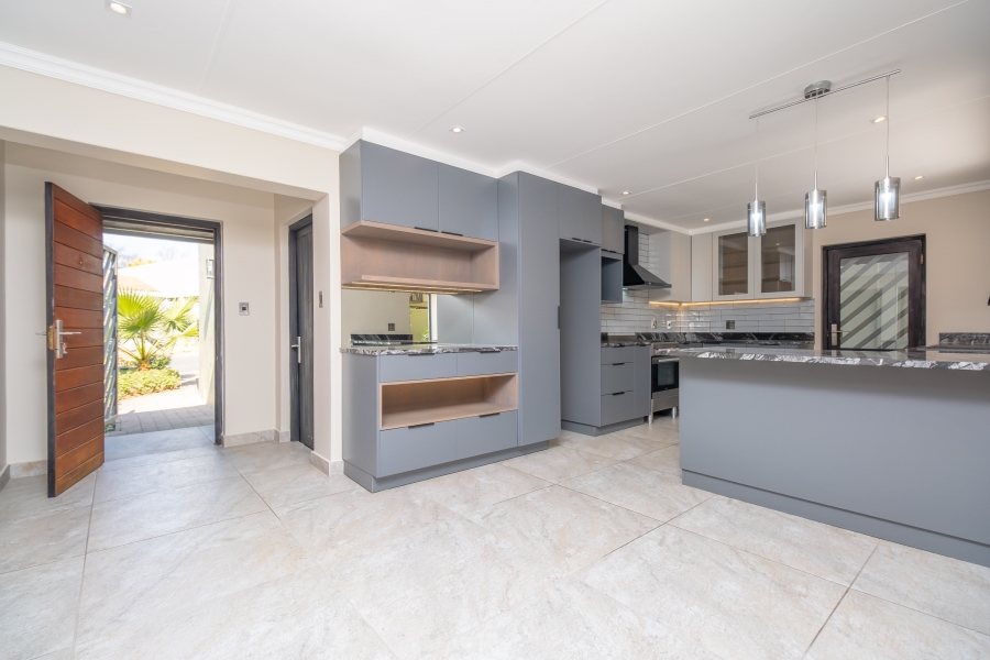 3 Bedroom Property for Sale in Lonehill Gauteng