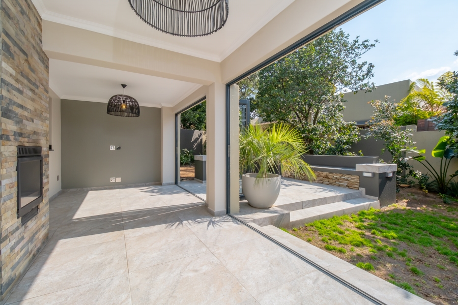 3 Bedroom Property for Sale in Lonehill Gauteng