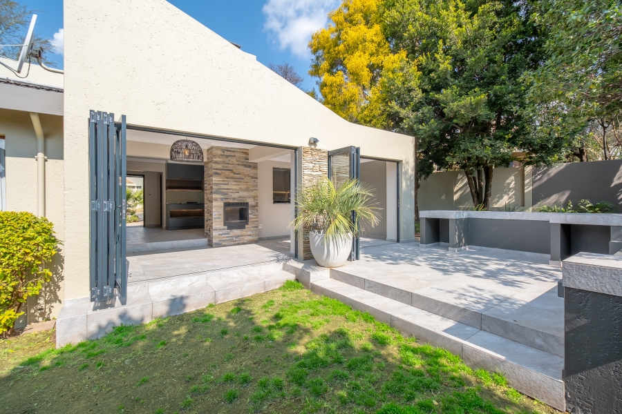 3 Bedroom Property for Sale in Lonehill Gauteng