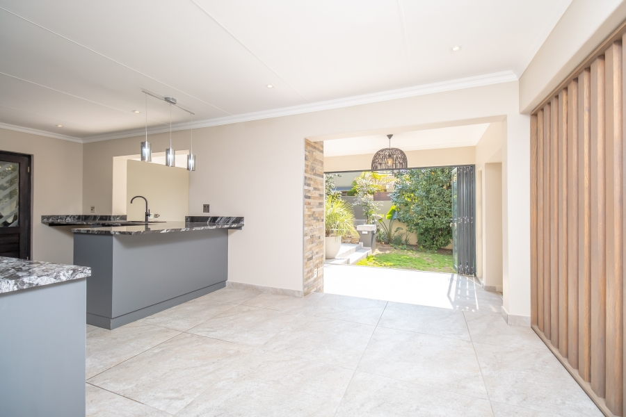 3 Bedroom Property for Sale in Lonehill Gauteng