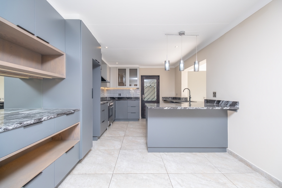 3 Bedroom Property for Sale in Lonehill Gauteng