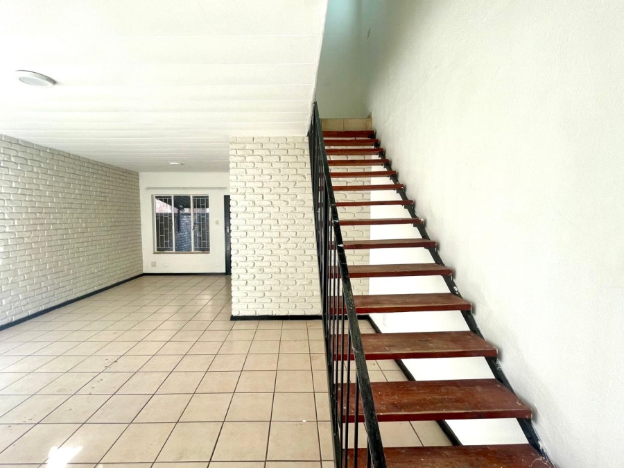 2 Bedroom Property for Sale in Pretoria North Gauteng