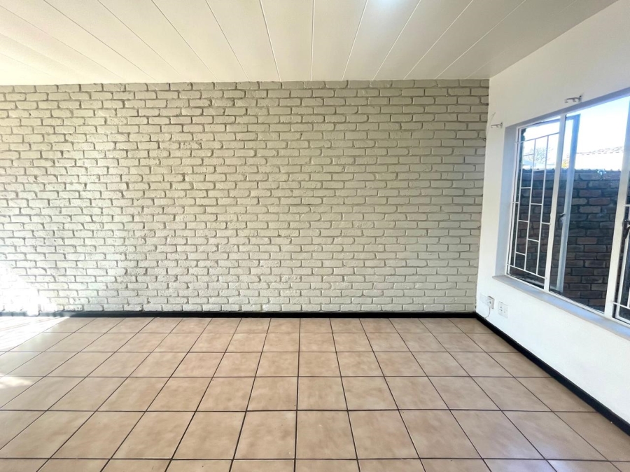2 Bedroom Property for Sale in Pretoria North Gauteng