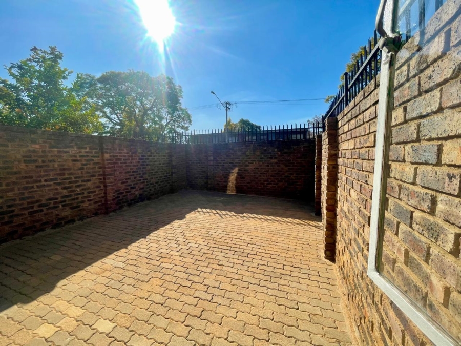 2 Bedroom Property for Sale in Pretoria North Gauteng