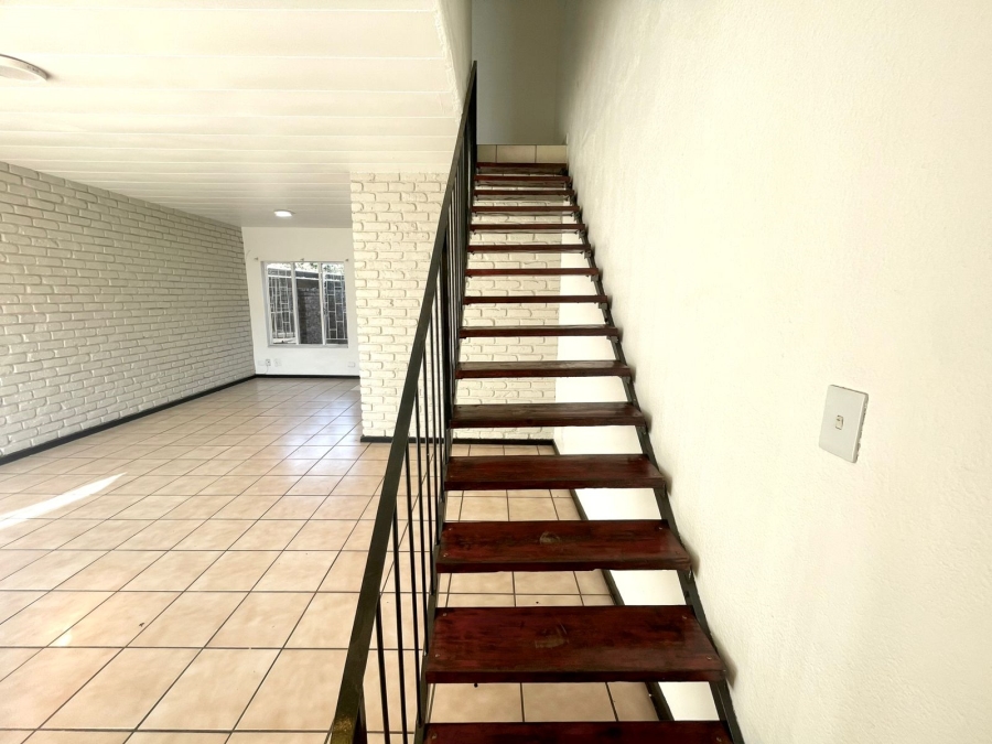 2 Bedroom Property for Sale in Pretoria North Gauteng