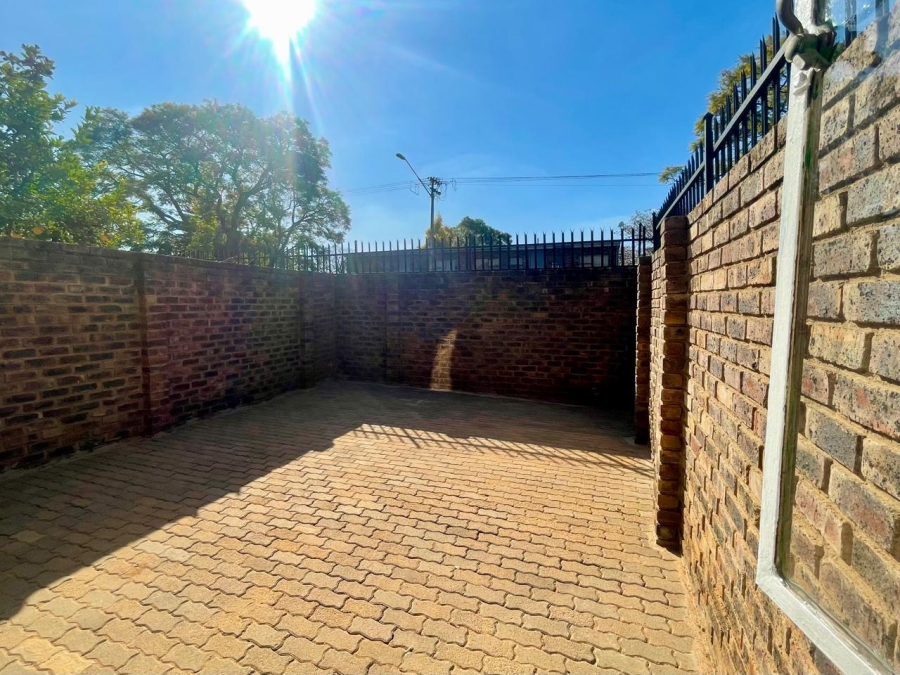 2 Bedroom Property for Sale in Pretoria North Gauteng