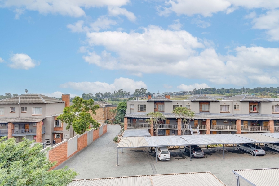 2 Bedroom Property for Sale in Sonneglans Gauteng
