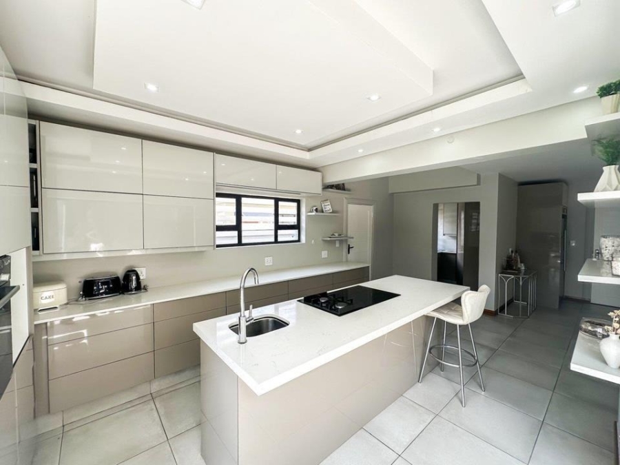 4 Bedroom Property for Sale in Helderwyk Gauteng