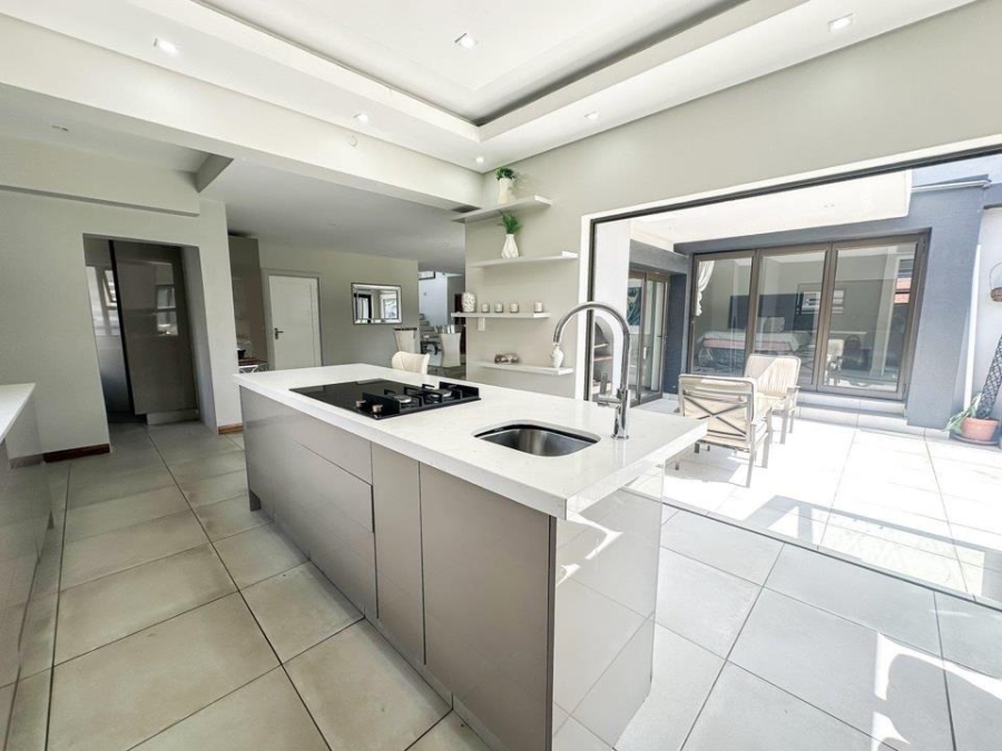 4 Bedroom Property for Sale in Helderwyk Gauteng
