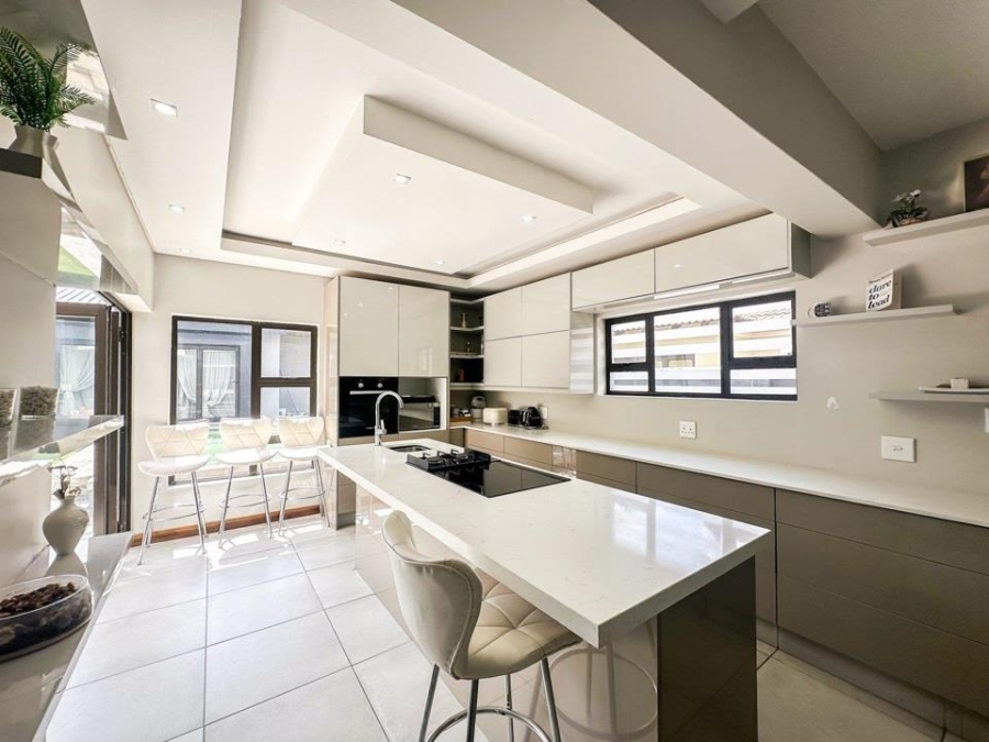 4 Bedroom Property for Sale in Helderwyk Gauteng