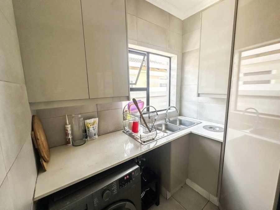 4 Bedroom Property for Sale in Helderwyk Gauteng