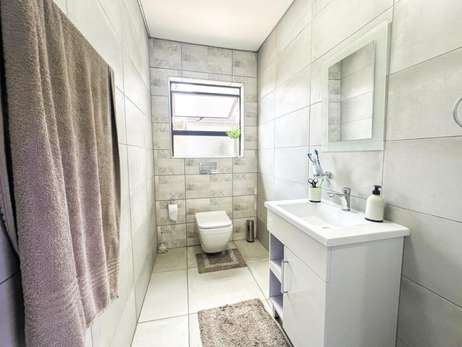 4 Bedroom Property for Sale in Helderwyk Gauteng