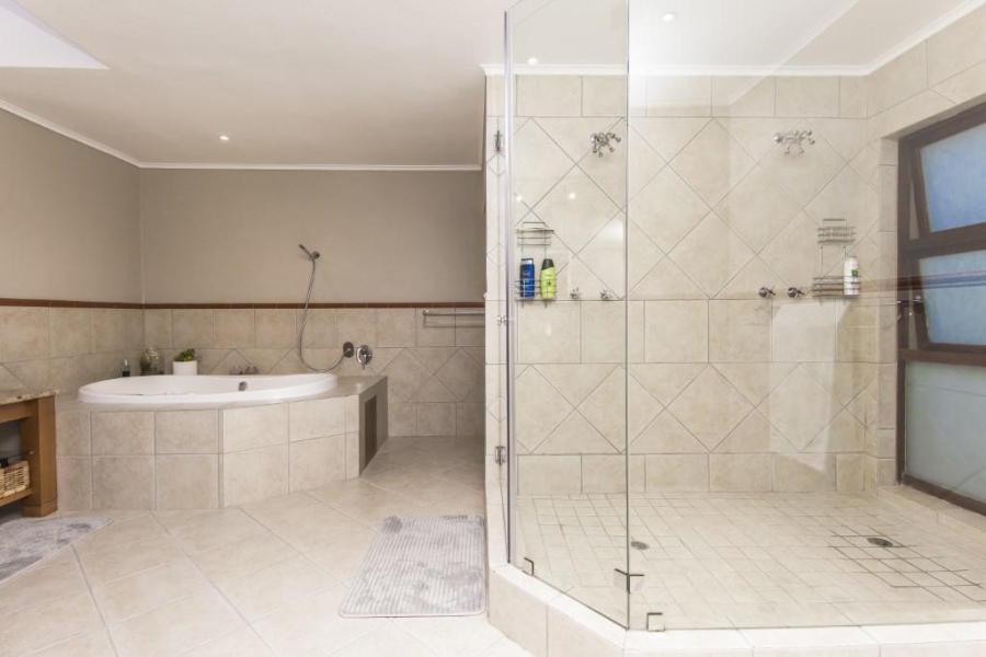 4 Bedroom Property for Sale in Atholl Gauteng