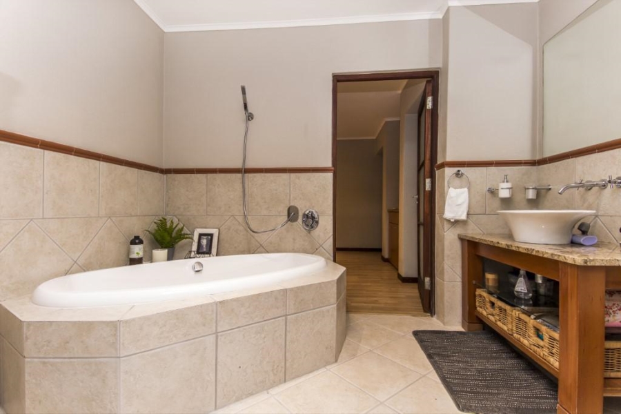 4 Bedroom Property for Sale in Atholl Gauteng