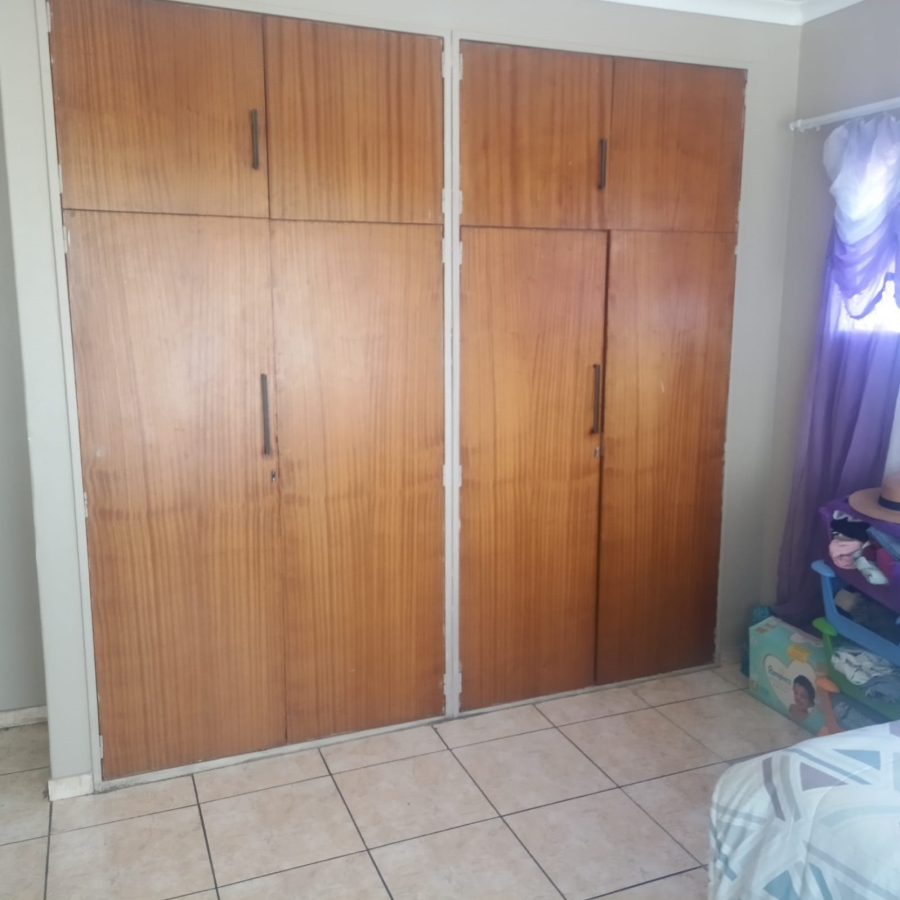 2 Bedroom Property for Sale in Cruywagenpark Gauteng