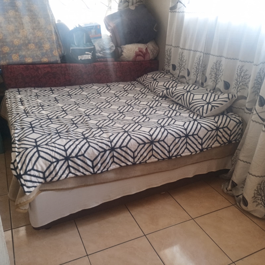 2 Bedroom Property for Sale in Cruywagenpark Gauteng