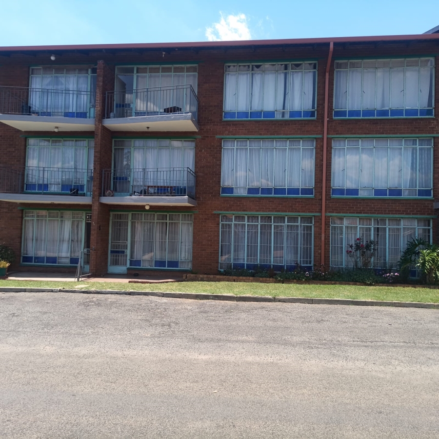 2 Bedroom Property for Sale in Cruywagenpark Gauteng