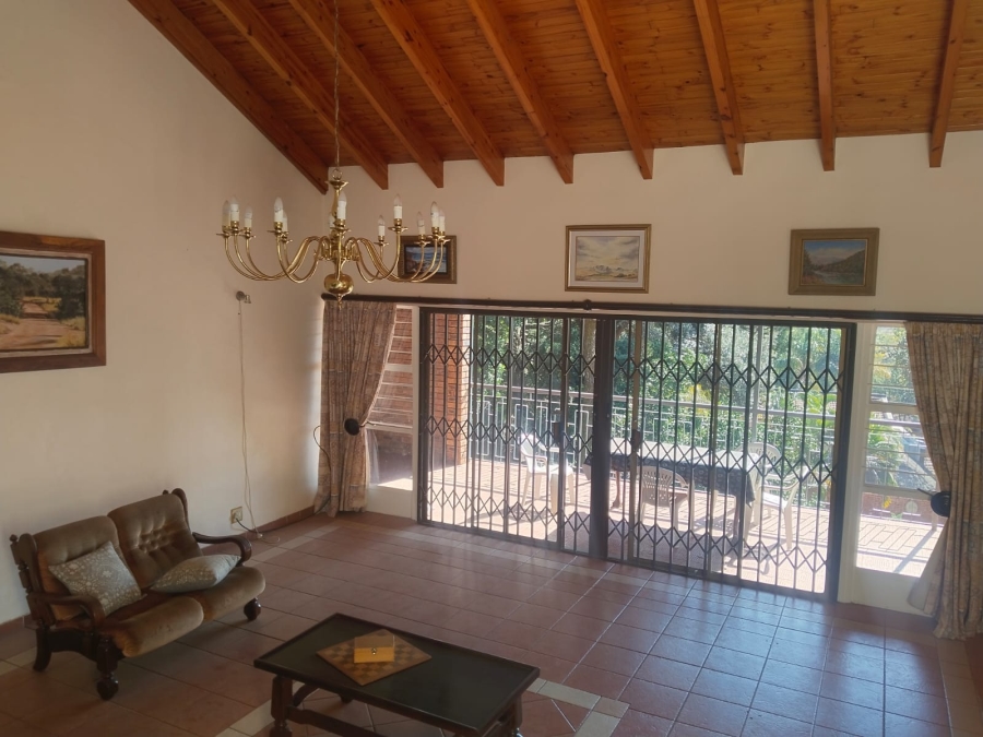 6 Bedroom Property for Sale in Florauna Gauteng