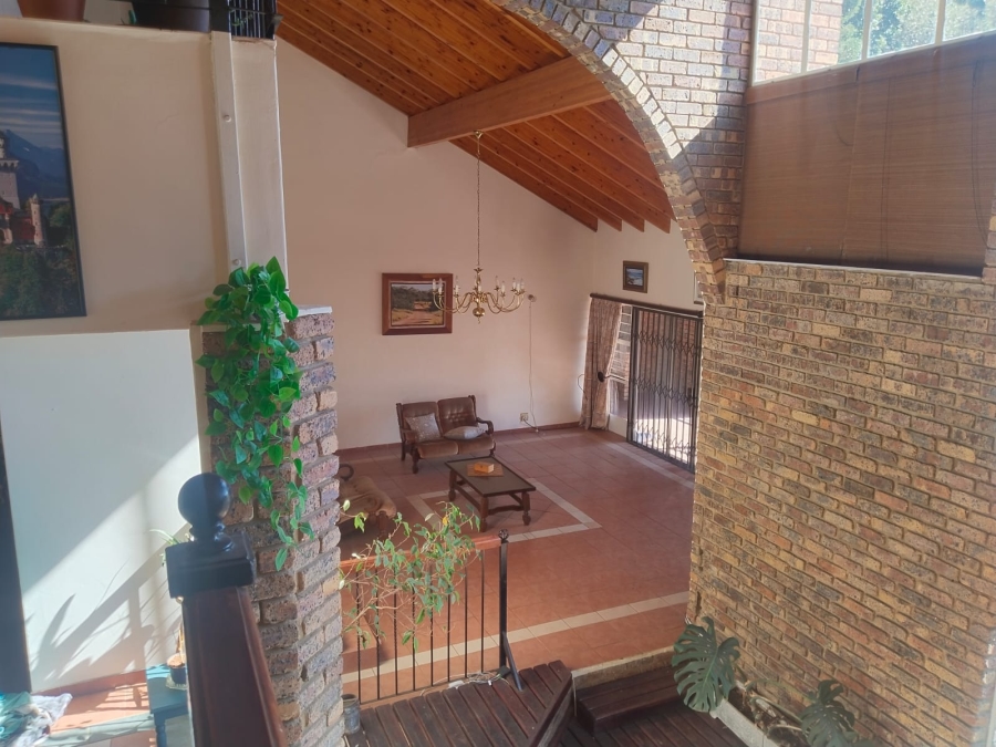 6 Bedroom Property for Sale in Florauna Gauteng