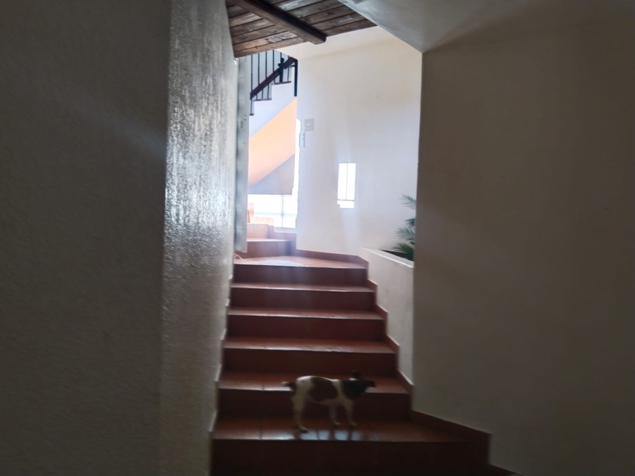 6 Bedroom Property for Sale in Florauna Gauteng
