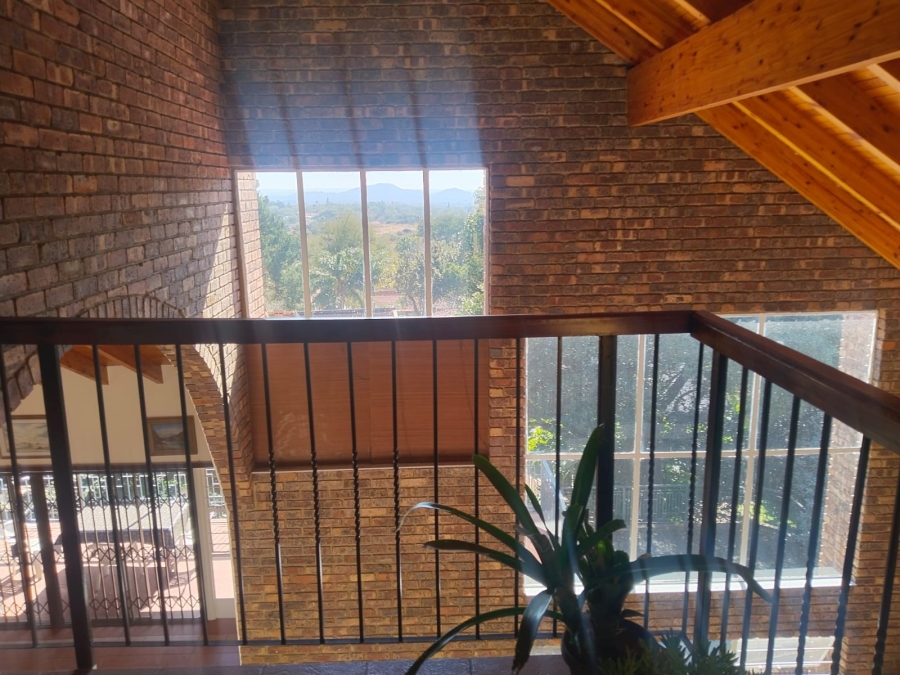 6 Bedroom Property for Sale in Florauna Gauteng