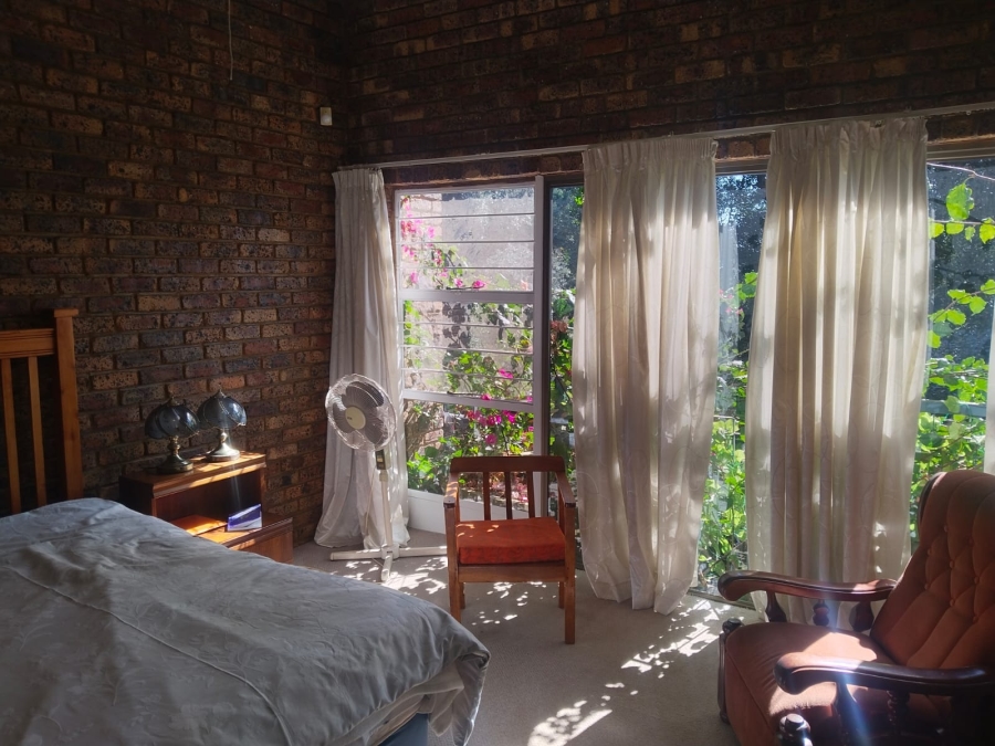 6 Bedroom Property for Sale in Florauna Gauteng