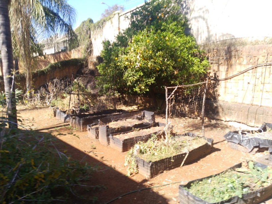 6 Bedroom Property for Sale in Florauna Gauteng