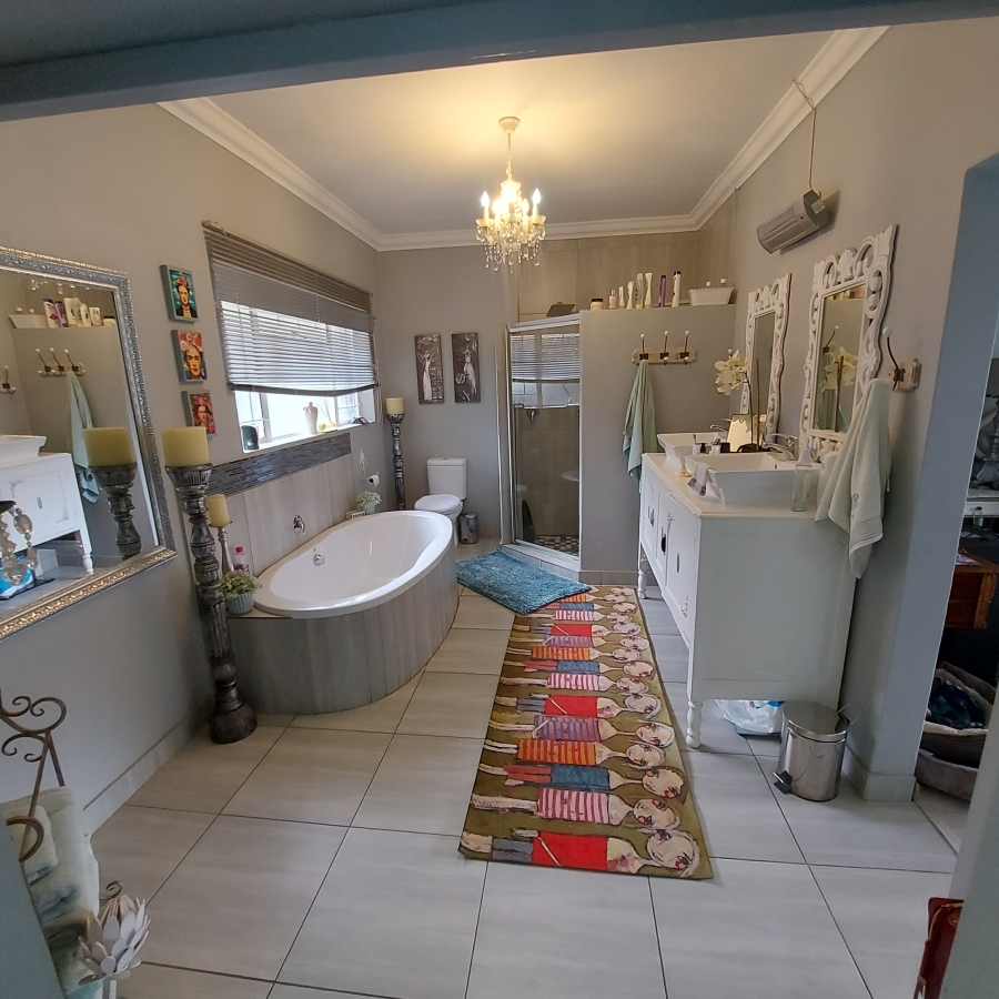 3 Bedroom Property for Sale in Waterkloof Ridge Gauteng