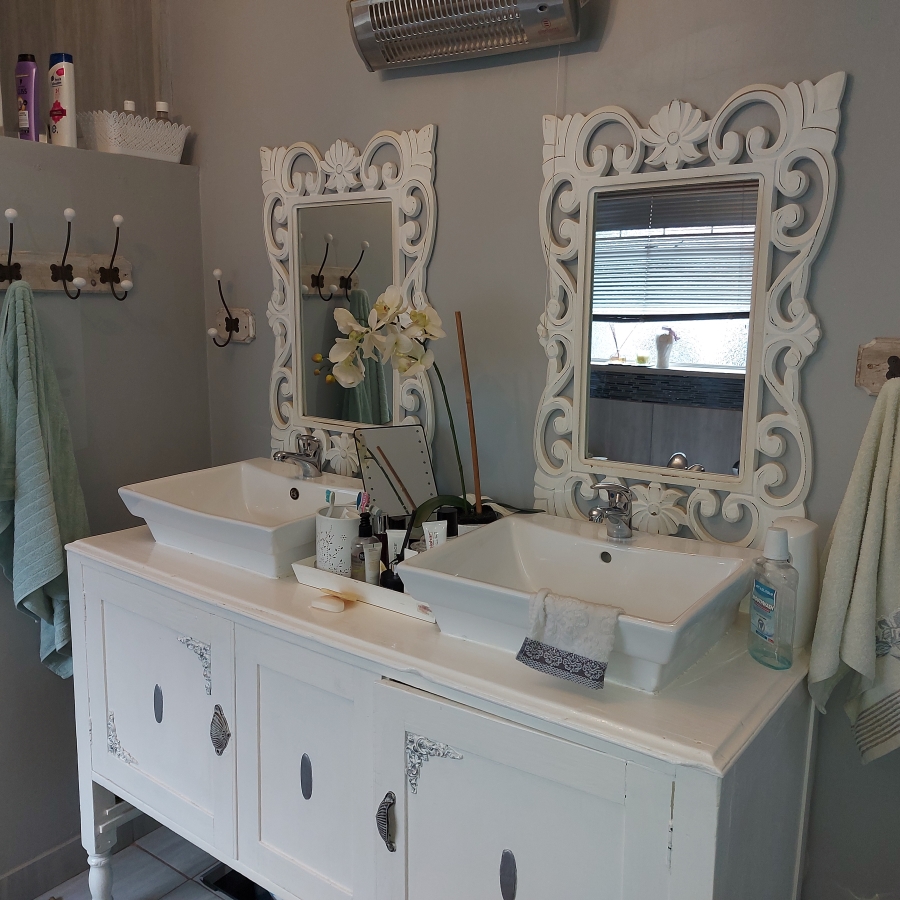 3 Bedroom Property for Sale in Waterkloof Ridge Gauteng