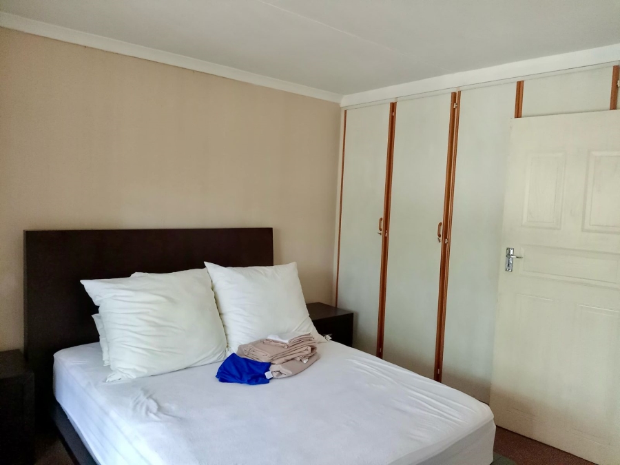 2 Bedroom Property for Sale in Sunninghill Gauteng