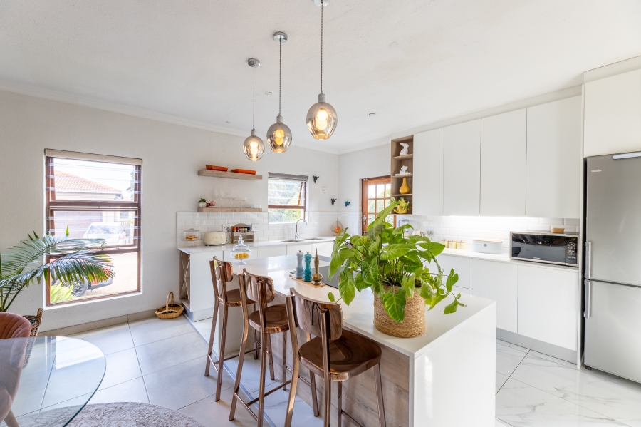 3 Bedroom Property for Sale in Douglasdale Gauteng