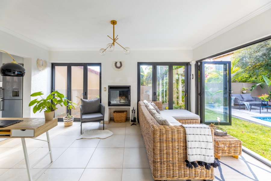 3 Bedroom Property for Sale in Douglasdale Gauteng