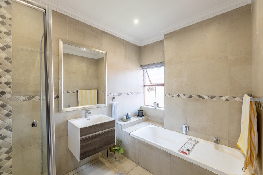 3 Bedroom Property for Sale in Douglasdale Gauteng