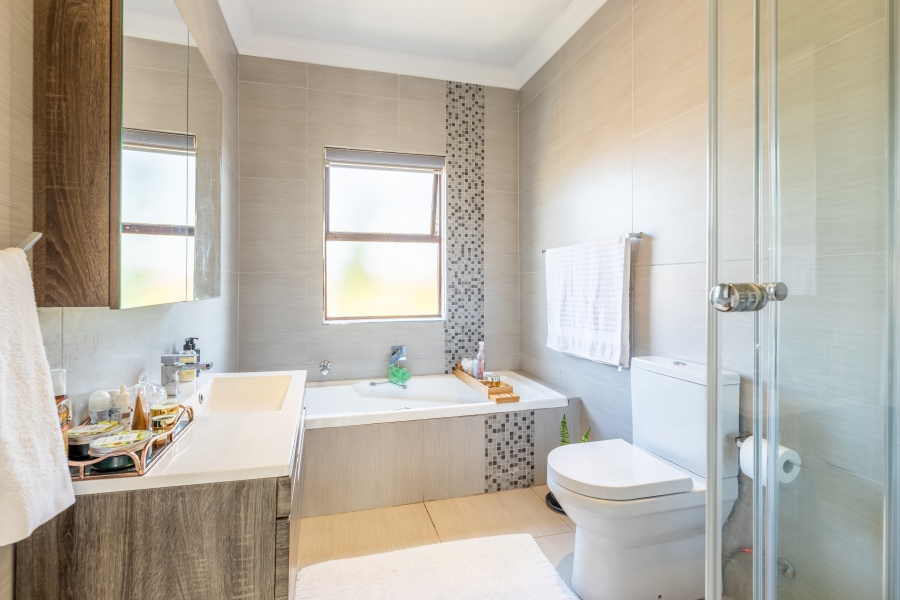 3 Bedroom Property for Sale in Douglasdale Gauteng