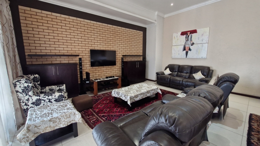 4 Bedroom Property for Sale in Eldoraigne Gauteng