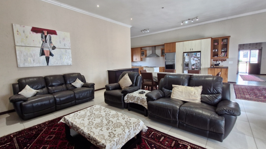 4 Bedroom Property for Sale in Eldoraigne Gauteng