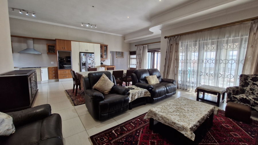 4 Bedroom Property for Sale in Eldoraigne Gauteng