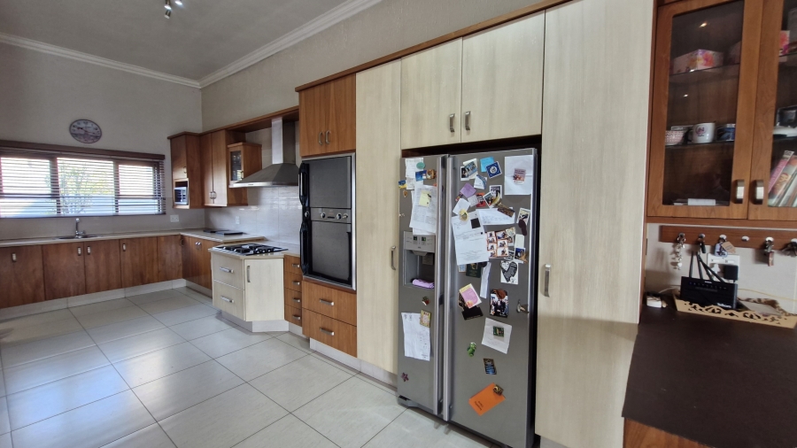 4 Bedroom Property for Sale in Eldoraigne Gauteng