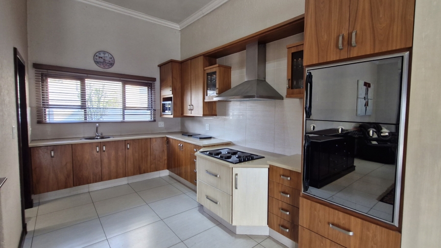 4 Bedroom Property for Sale in Eldoraigne Gauteng