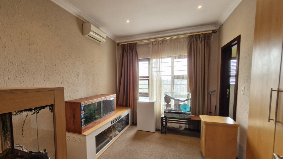4 Bedroom Property for Sale in Eldoraigne Gauteng
