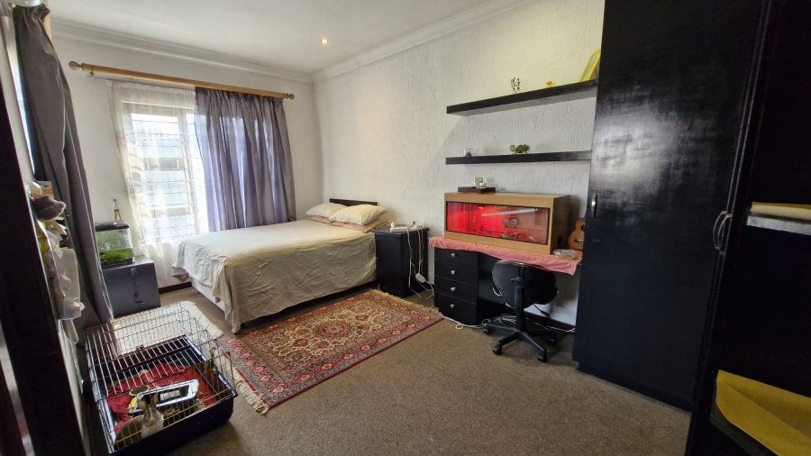 4 Bedroom Property for Sale in Eldoraigne Gauteng