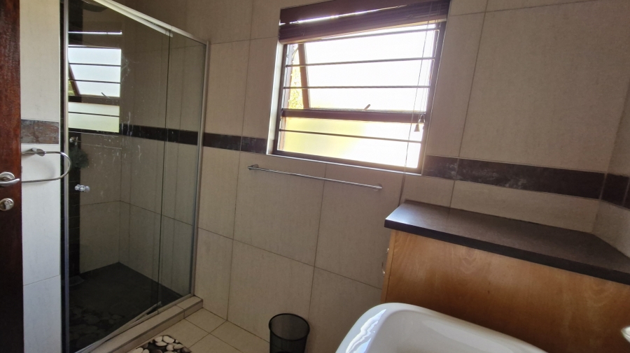 4 Bedroom Property for Sale in Eldoraigne Gauteng