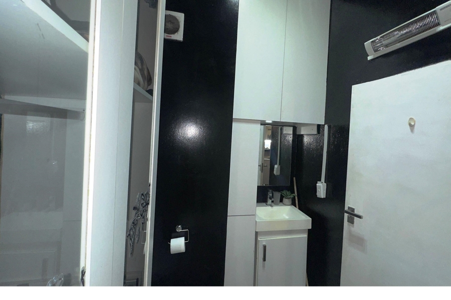 1 Bedroom Property for Sale in Maboneng Gauteng