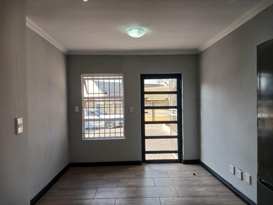 To Let 2 Bedroom Property for Rent in Bloubosrand Gauteng