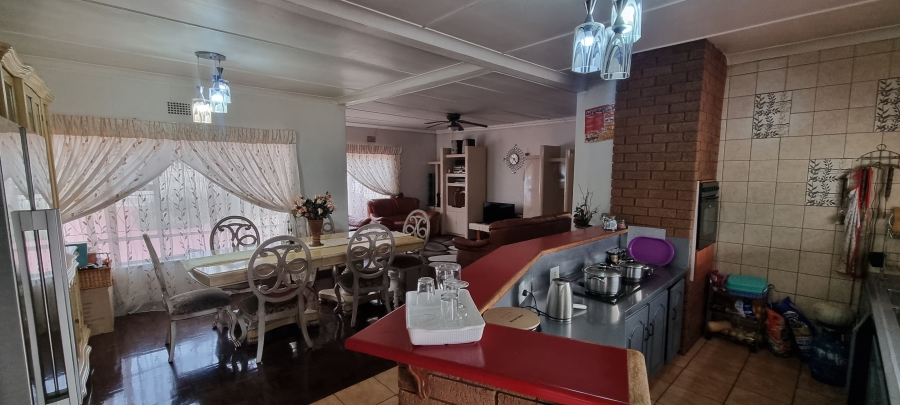 5 Bedroom Property for Sale in Elspark Gauteng
