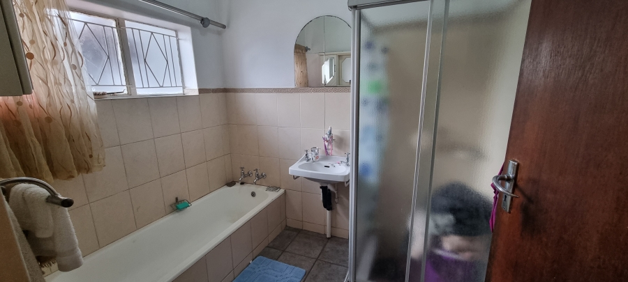 5 Bedroom Property for Sale in Elspark Gauteng