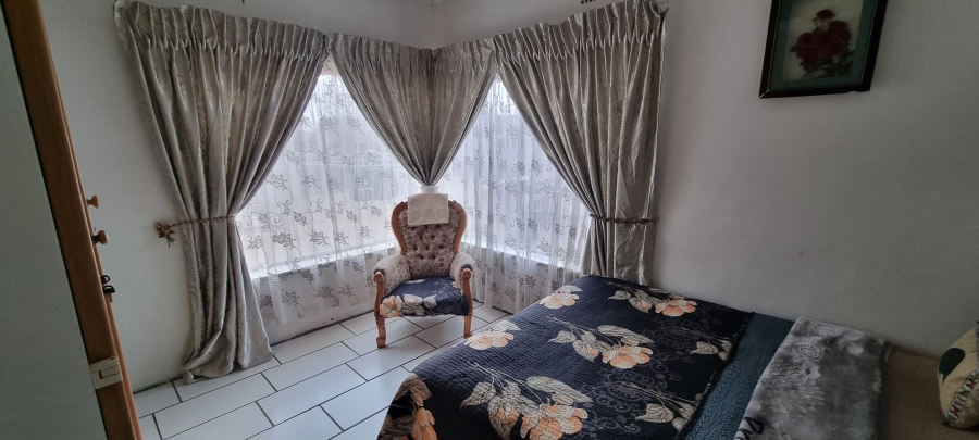 5 Bedroom Property for Sale in Elspark Gauteng
